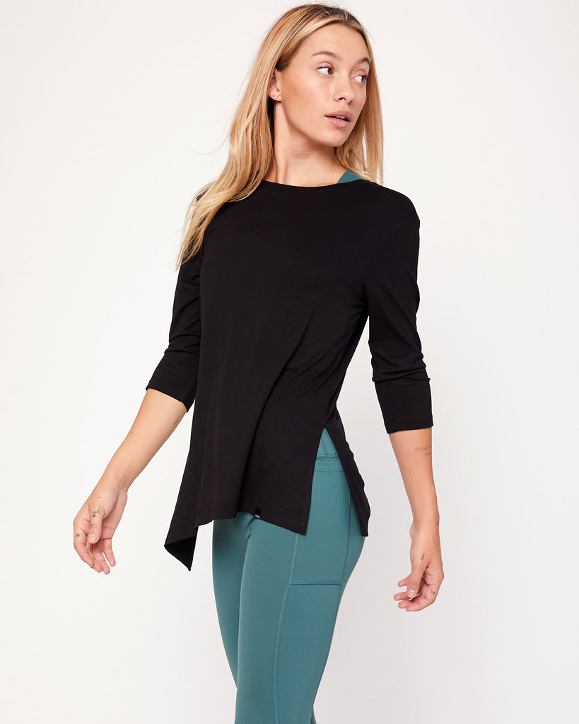 Anen 3/4 Side Tie Sleeve Top - rebody