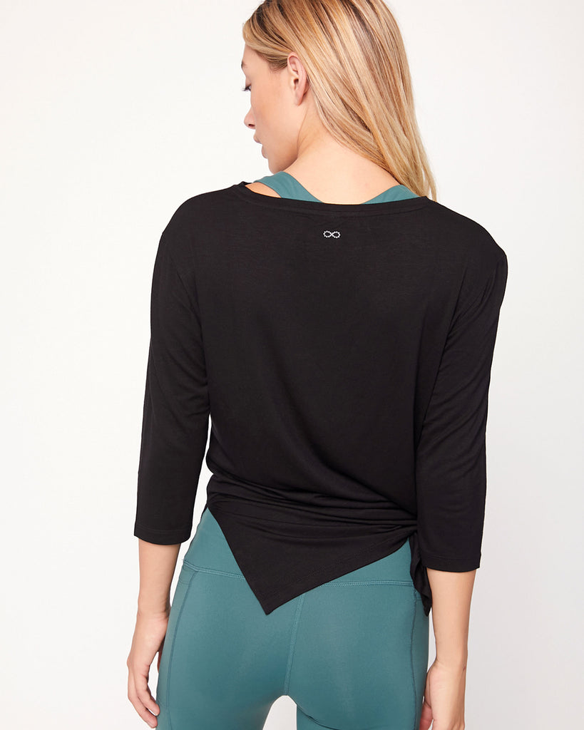 Anen 3/4 Side Tie Sleeve Top - rebody